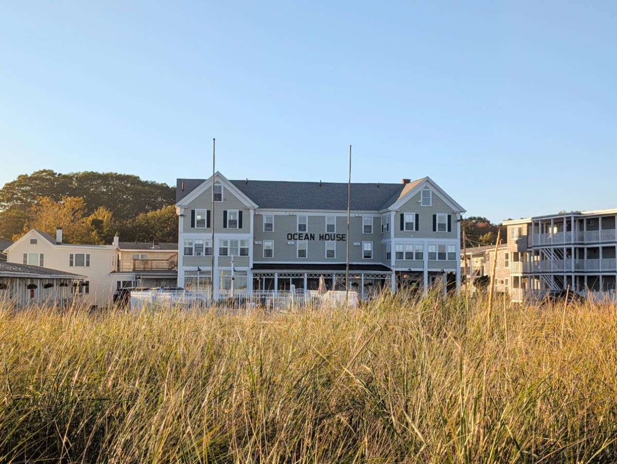 Ocean House Hotel in Old Orchard Beach: a Vintage Mod Stay on the Dunes