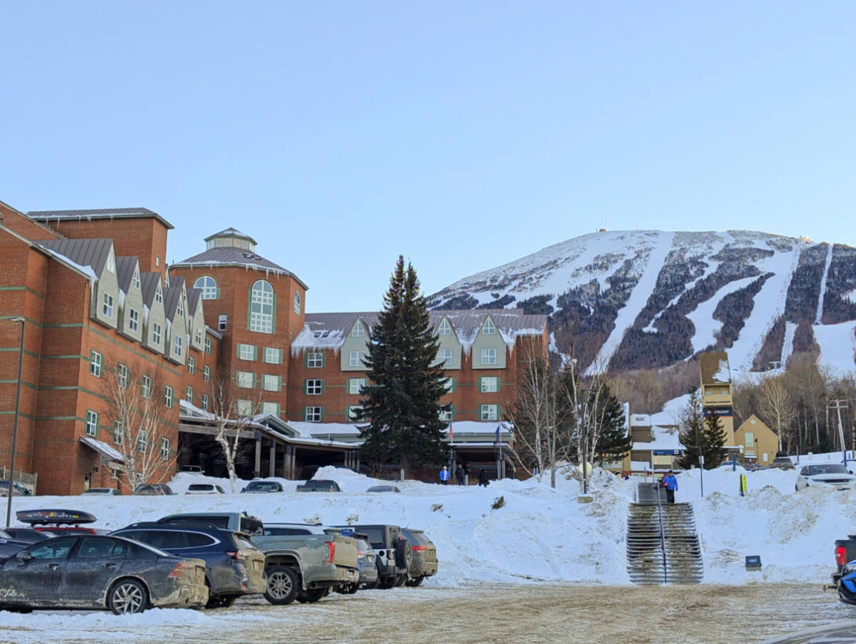 Staying at the Sugarloaf Mountain Hotel: Comfort and Convenience on the Slopes
