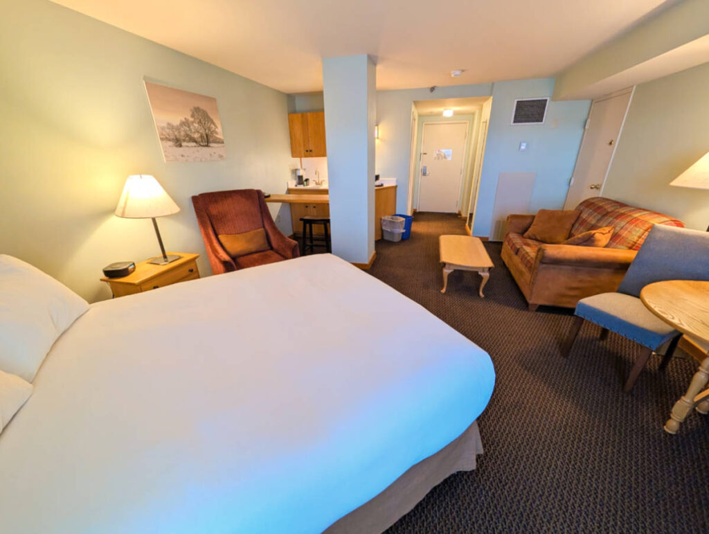 Queen Room at Sugarloaf Mountain Hotel Carrabassett Valley Maine 4